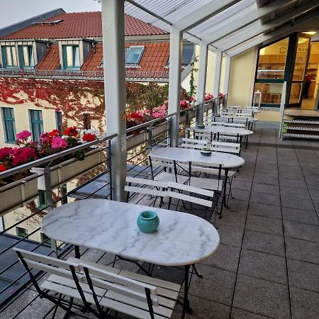 Mikon Eastgate Hotel - City Centre Берлин Экстерьер фото