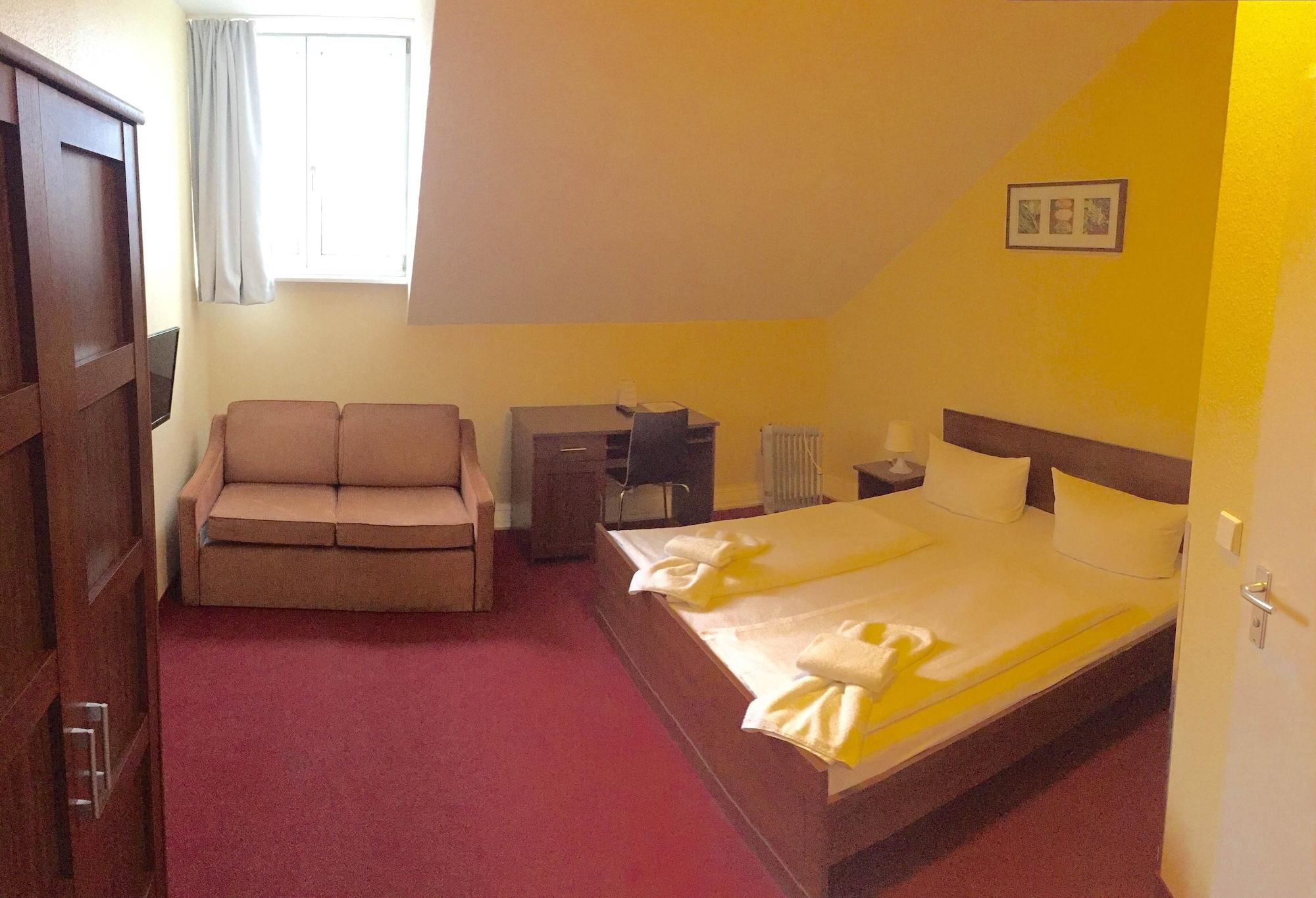 Mikon Eastgate Hotel - City Centre Берлин Экстерьер фото