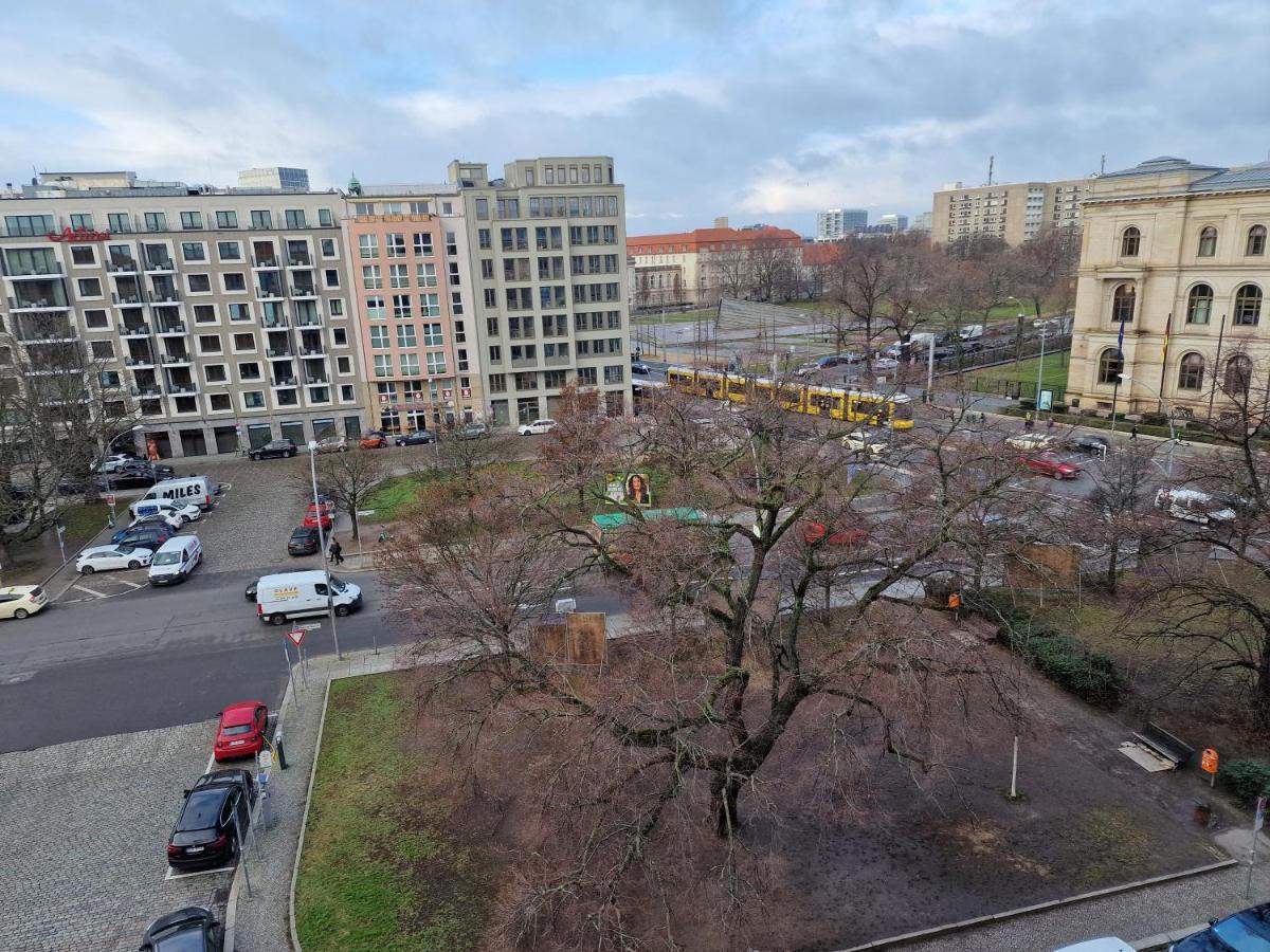 Mikon Eastgate Hotel - City Centre Берлин Экстерьер фото