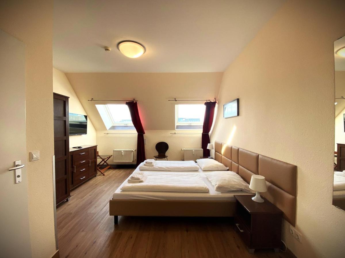 Mikon Eastgate Hotel - City Centre Берлин Экстерьер фото