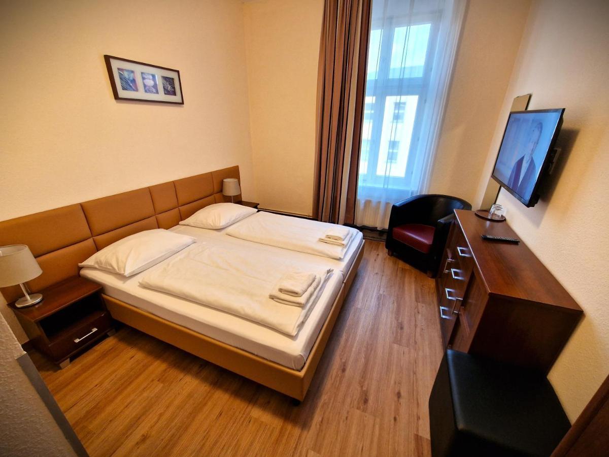 Mikon Eastgate Hotel - City Centre Берлин Экстерьер фото