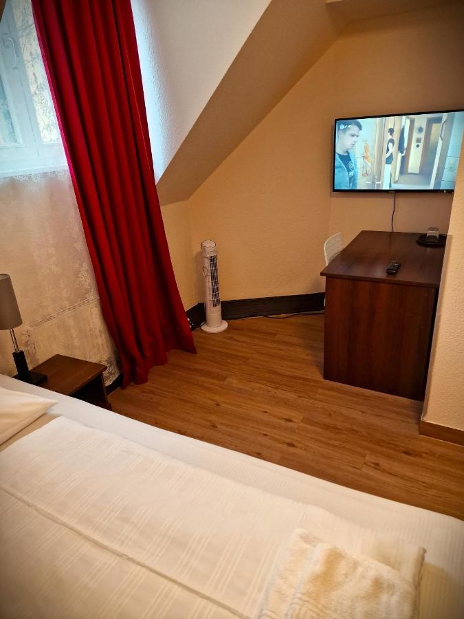 Mikon Eastgate Hotel - City Centre Берлин Экстерьер фото