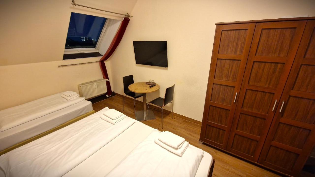 Mikon Eastgate Hotel - City Centre Берлин Экстерьер фото