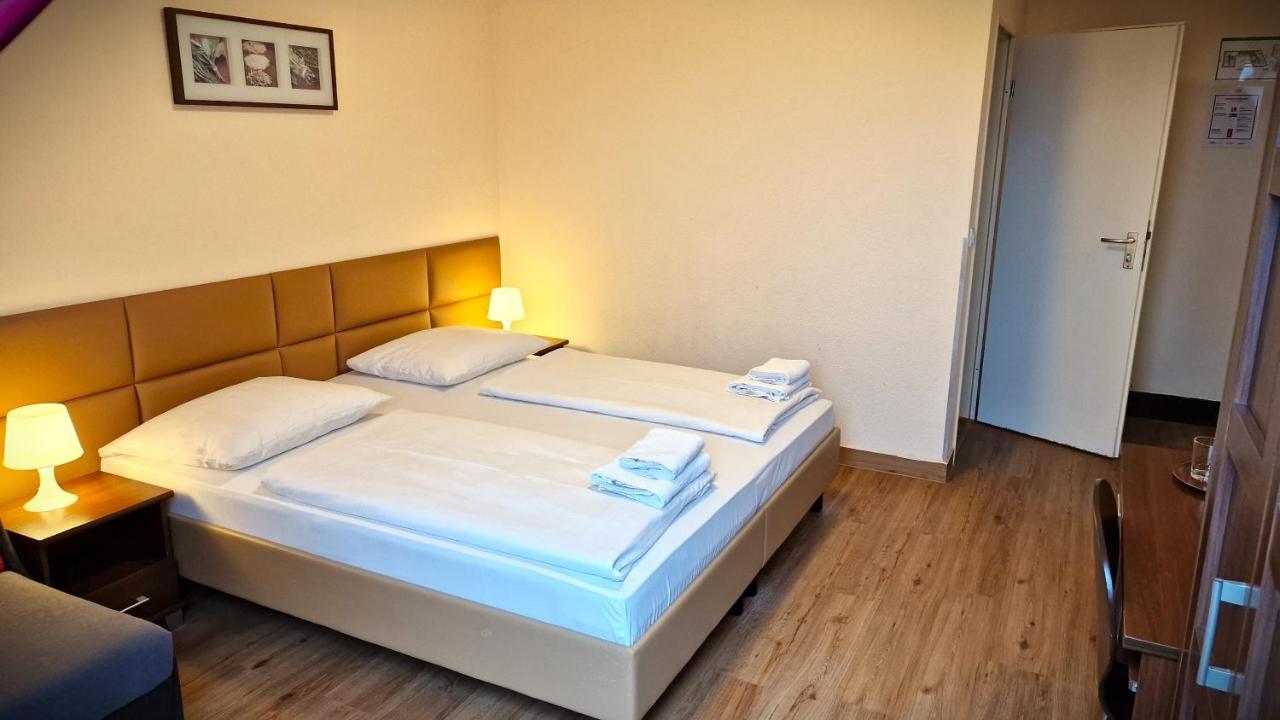 Mikon Eastgate Hotel - City Centre Берлин Экстерьер фото