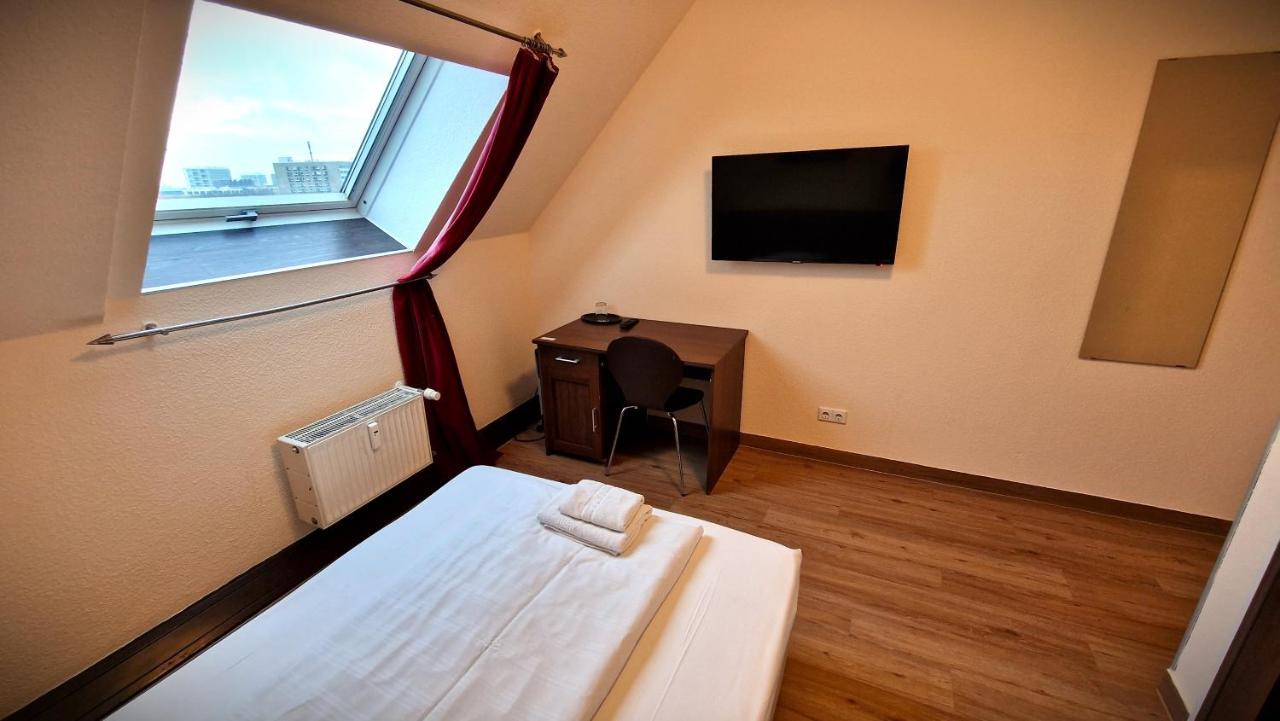 Mikon Eastgate Hotel - City Centre Берлин Экстерьер фото
