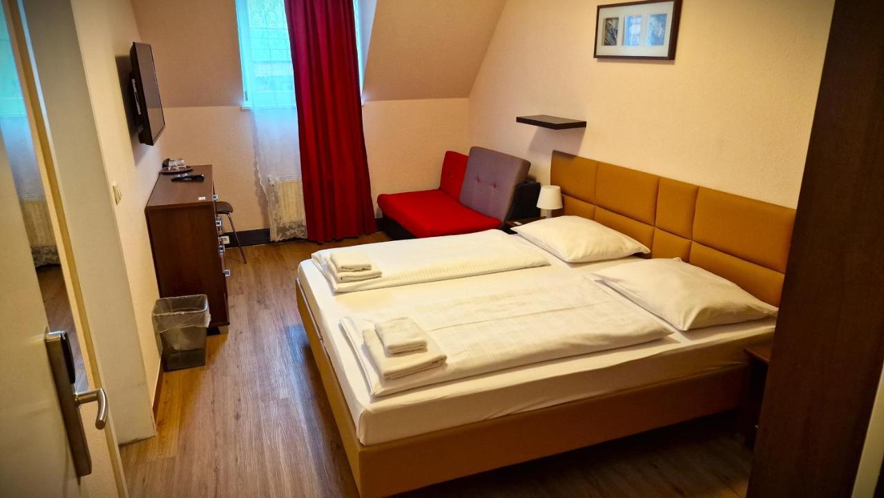 Mikon Eastgate Hotel - City Centre Берлин Экстерьер фото