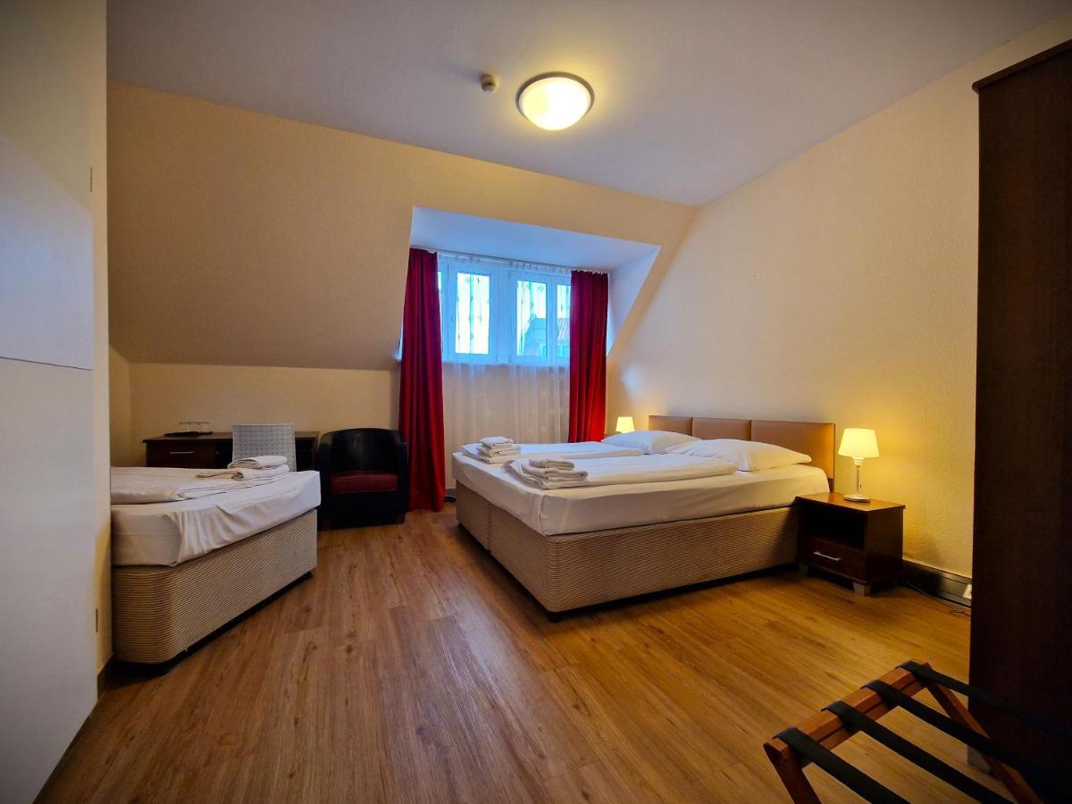 Mikon Eastgate Hotel - City Centre Берлин Экстерьер фото