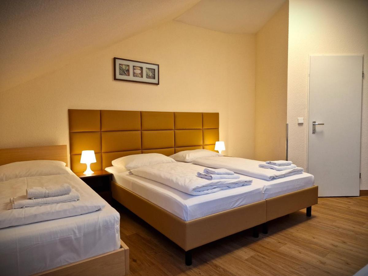 Mikon Eastgate Hotel - City Centre Берлин Экстерьер фото