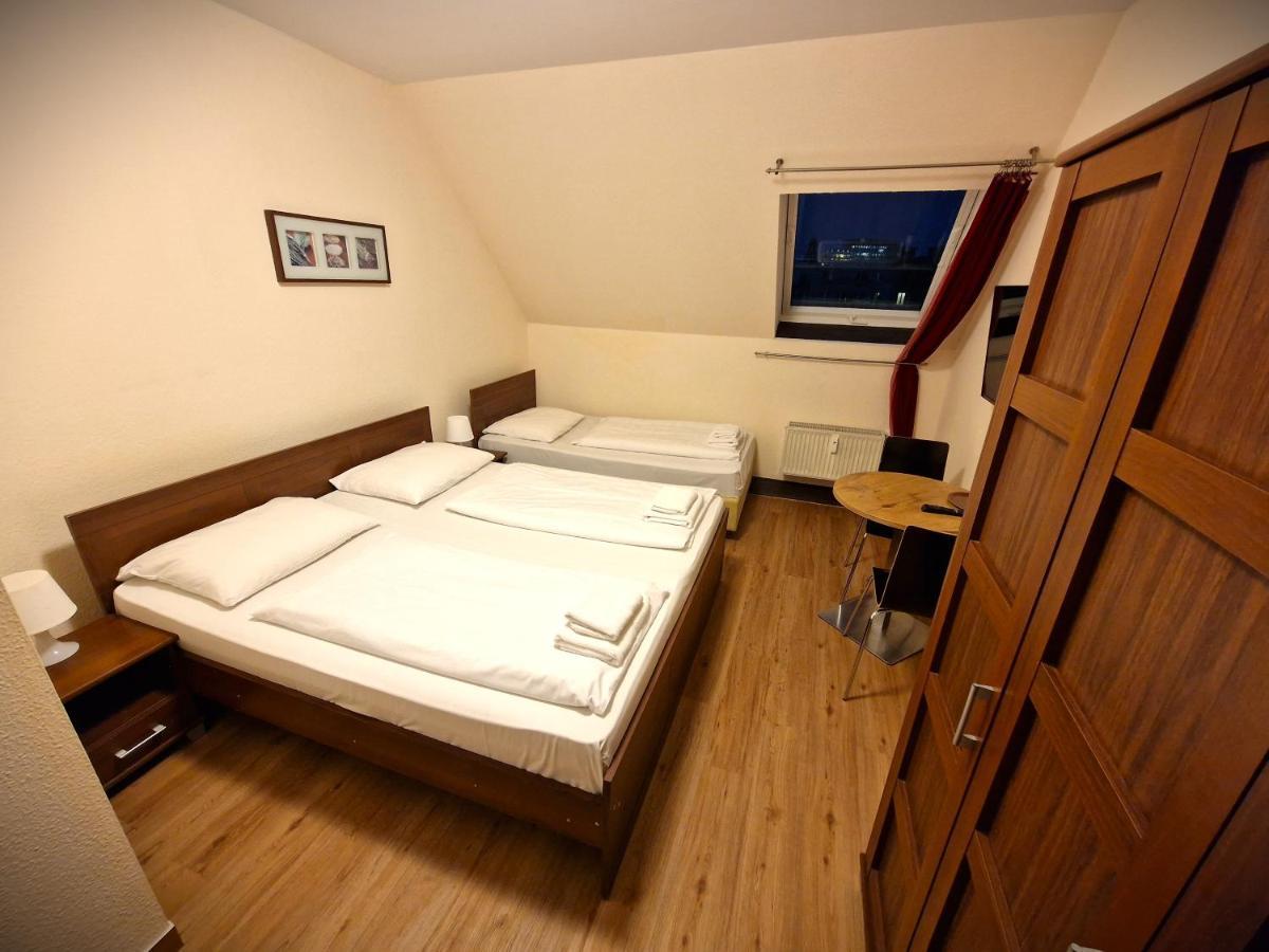 Mikon Eastgate Hotel - City Centre Берлин Экстерьер фото