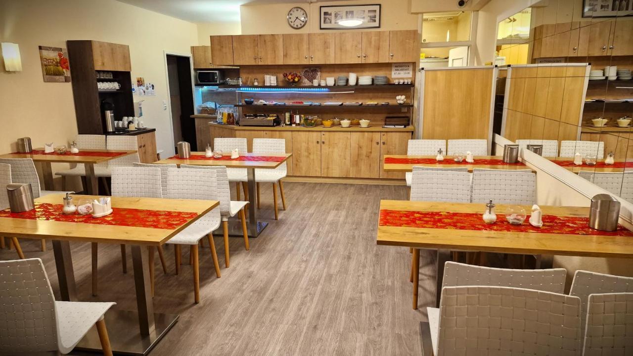 Mikon Eastgate Hotel - City Centre Берлин Экстерьер фото