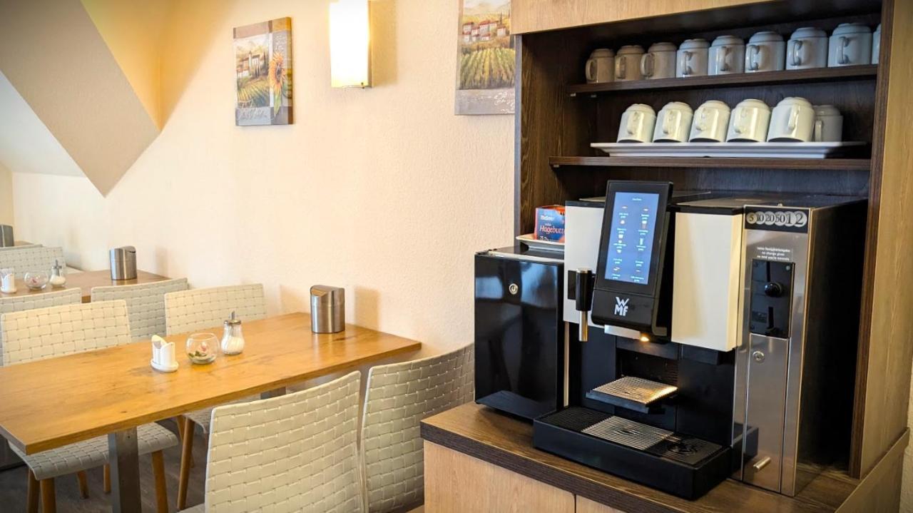 Mikon Eastgate Hotel - City Centre Берлин Экстерьер фото