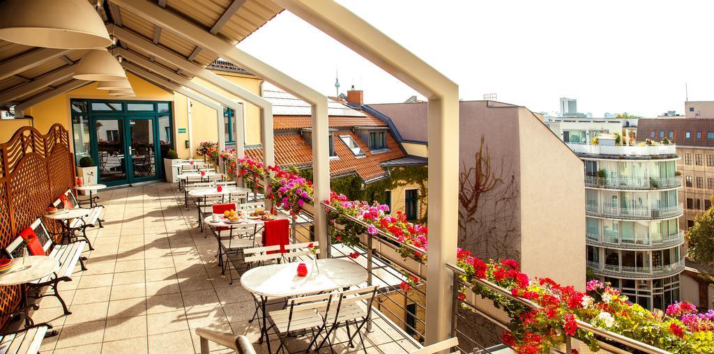 Mikon Eastgate Hotel - City Centre Берлин Экстерьер фото