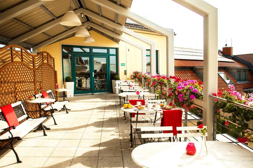 Mikon Eastgate Hotel - City Centre Берлин Экстерьер фото