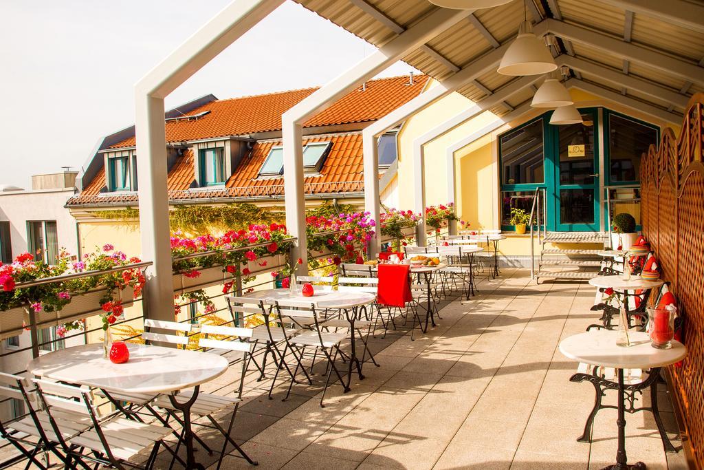 Mikon Eastgate Hotel - City Centre Берлин Экстерьер фото